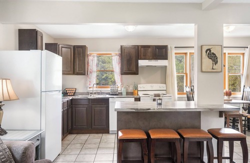 Rockaway Beach House | Cozy Lake view Home with firepit