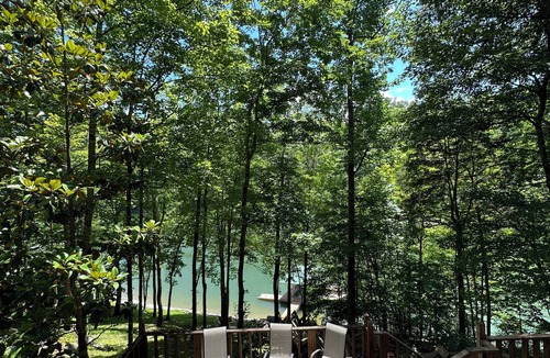 Caryville House | Cozy Lakefront home, private dock, minutes off I-75! kayaks & canoe! Water @dock