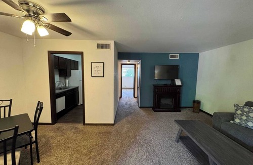 Wichita Apartment | Cozy Lakeside One Bedroom Escape