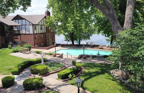 Wichita Apartment | Cozy Lakeside Two Bedroom Escape