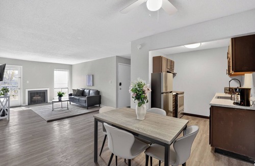 South Kansas City Apartment | Cozy Luxe Stay in Kansas City