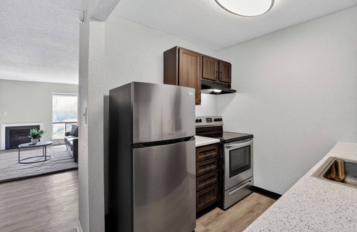 South Kansas City Apartment | Cozy Luxe Stay in Kansas City