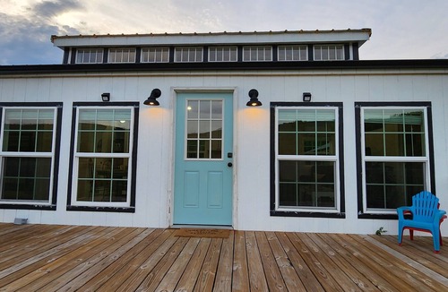 Saint Andrews Cottage | Cozy Mountain Views Cottage with a Farm Stay