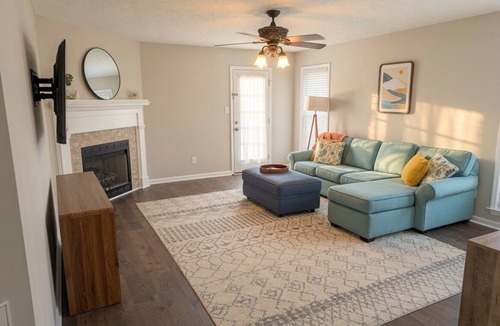South View House | Cozy Pet Friendly Home in Hope Mills