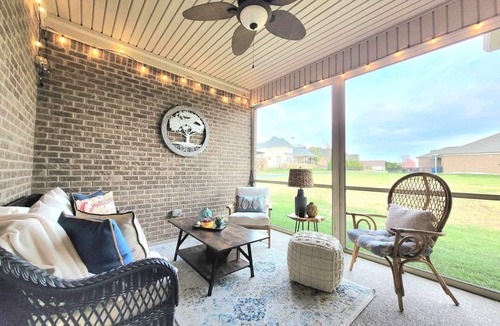 Simpsonville House | Cozy ranch home w/screened-in porch perfect for your Derby stay!