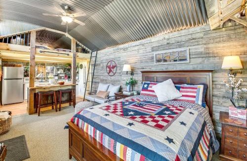 Curtis Apartment | Cozy Retreat w/Ponds, Kayaks & Fire Pit