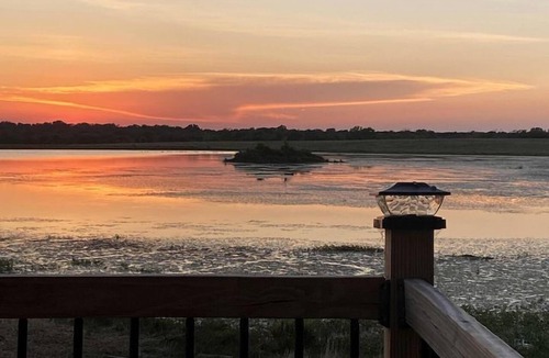 Miller Grove RV Rental | Cozy Safari Tent with Gorgeous Lake Views in Lone Oak, Texas