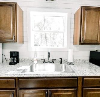 Owensville House | Cozy Secluded Cabin near Owensville, Missouri - Ideal for a Relaxing Glamping Getaway with Your Loved One