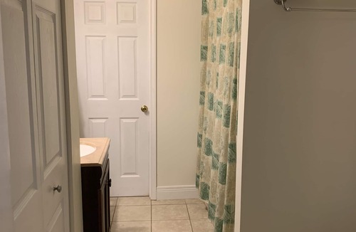 Schnitzelburg House | Cozy Shotgun house in Schnitzelburg! Close to Downtown hospitals