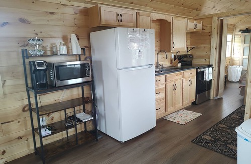 Dickson County Cabin | Cozy stay at Baling Out Farms