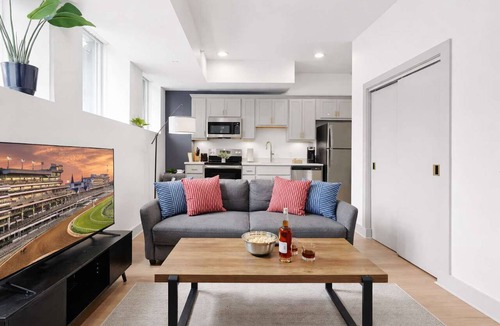 Downtown Louisville Apartment | Cozy studio in Louisville's historic med district