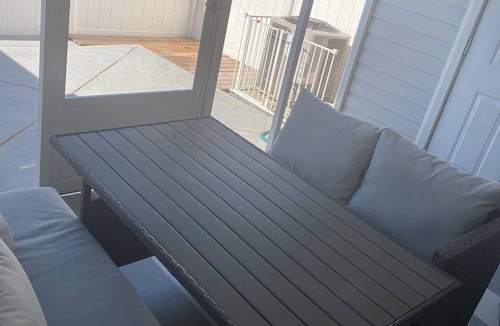 Westgate House | Cozy Townhome minutes to shopping and Base.