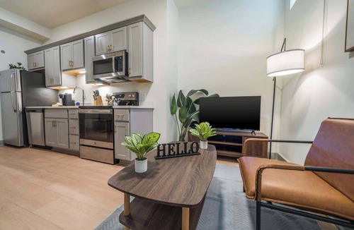 Downtown Louisville Apartment | Cozy unit close to Louisville Downtown Hospitals