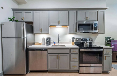 Downtown Louisville Apartment | Cozy unit close to Louisville Downtown Hospitals