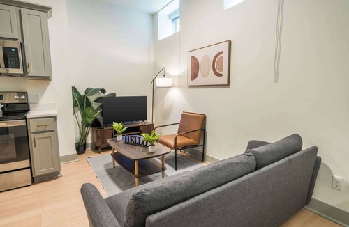 Downtown Louisville Apartment | Cozy unit close to Louisville Downtown Hospitals