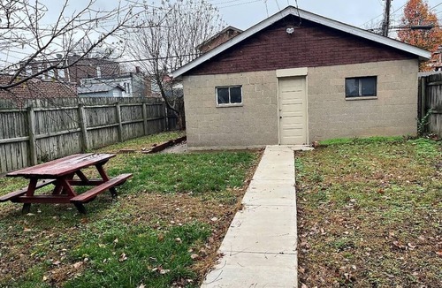 St. Louis Apartment | Cozy Updated 2BR Home Near Carondelet Park