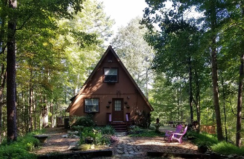 Tellico Plains Cottage | Cozy woodland cottage with mountain views