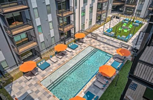 Downtown Louisville Apartment | CozySuites at Main & Clay