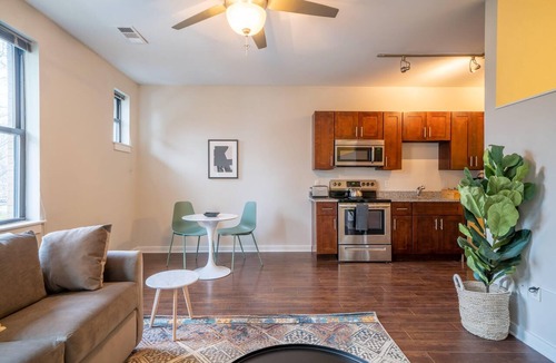 Music Row Apartment | CozySuites Music Row Astonishing SDO Nashville! 23