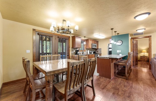 Reeds Spring Cabin | Create Beautiful Memories at this 4 Bed Lodge Located at Stonebridge Resort