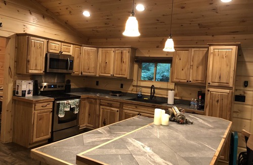 Greeneville Cabin | Creek Front luxury Cabin