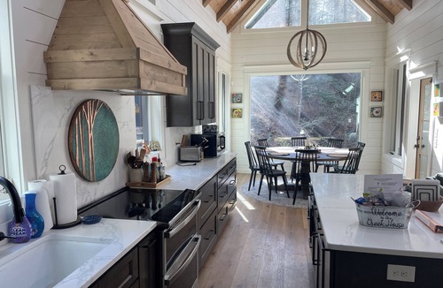 Ellijay Cabin | Creekhouse on Tails Creek - Luxury 4BR - Hear the Water From Bed