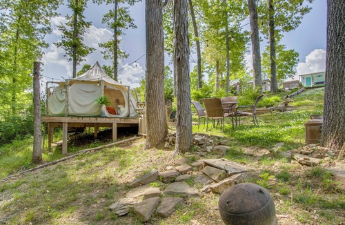 Rogersville Apartment | Creekside Couple's Glamping Retreat in Rogersville