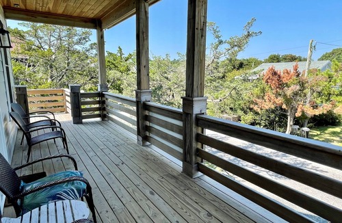 Ocracoke House | Crew's Quarters: Dog friendly convenient to restaurants, shops and galleries