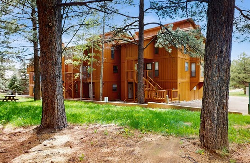 Angel Fire Condo | Cute condo w/, electric fireplace, and resort amenity access