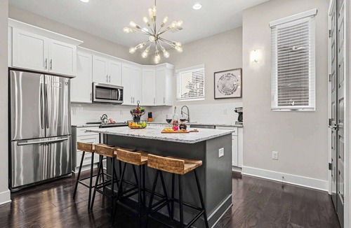 Hadley - Washington House | Cypress-Private Rooftop w/fire pit-Mins 2 Broadway