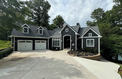 Big Creek House | Dawson Creek Norris Lake House NOW RENTING FOR MAY THROUGH AUGUST OF 2026