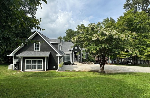 Big Creek House | Dawson Creek Norris Lake House NOW RENTING FOR MAY THROUGH AUGUST OF 2026