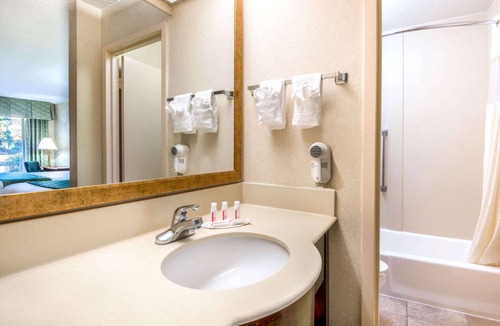 Albuquerque Hotel | Days Inn & Suites by Wyndham Albuquerque North