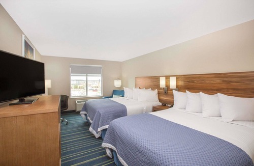 Kearney Hotel | Days Inn & Suites by Wyndham Kearney