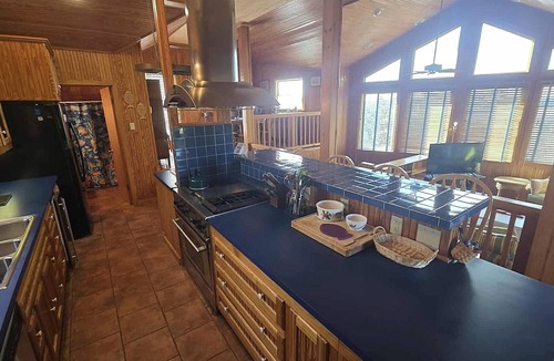 Ocracoke House | DC53: K&K's On a Quiet Lane in the Heart of the Village