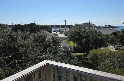 Ocracoke House | DC53: K&K's On a Quiet Lane in the Heart of the Village