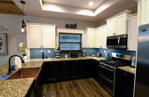 Lampe House | Deer Ridge Lodge ADA Water View w/Pickleball Court