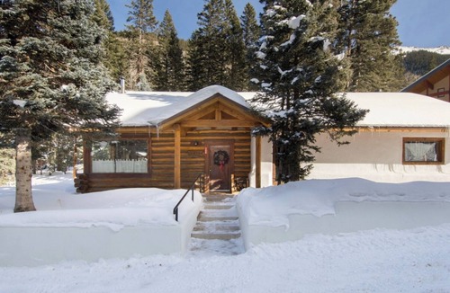 Taos Ski Valley Cabin | Denton Cabin - Warm Log Cabin, close to Mountain Stream and Ski Return Trail