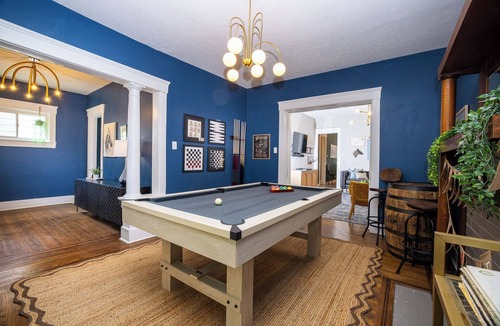 Shelby Park House | Derby Ready Stay Sleeps 9 Pool Table & Firepit