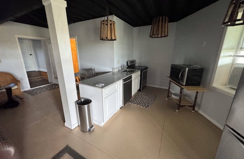 Bloomfield Cabin | DERBY SPECIAL includes parking spot 50 ft from the track . 6-bedroom lodge
