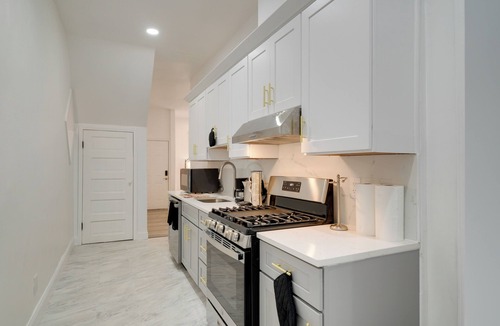 South Louisville House | Derby Week Retreat < 1 Mi to Churchill Downs