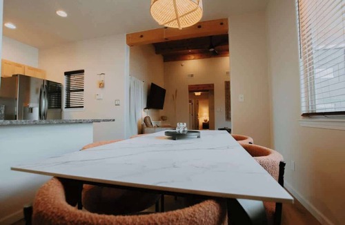 Vecinos Del Bosque House | Desert Sunset+Hot Tub!