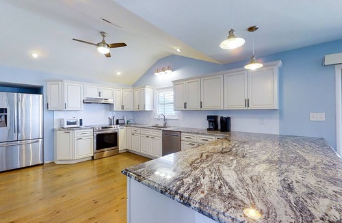 Atlantic Beach Cottage | Dock of the Bay: Dog Friendly, Canal-Front w/Deepwater Boat Slip