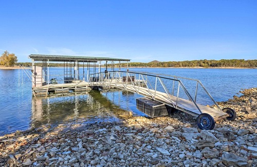 Shell Knob House | 'Dockside Getaway' w/ Boat Dock & Fire Pit!