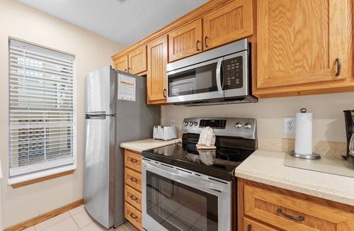 Hollister Condo | Dog-Friendly Quiet Cove Condo with Pool by RedAwning