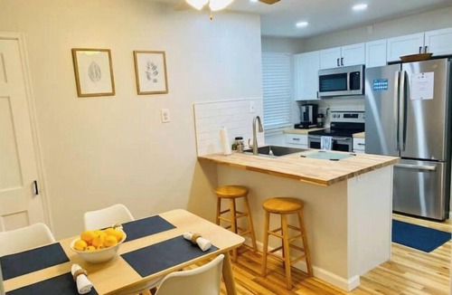St. Louis House | Dogtown St Louis Family & Pet Favorite! Yard, Barnes, SLU, WashU, Forest Park