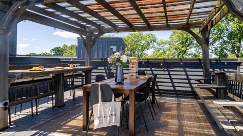 Historic Waverly House | Doralee by AvantStay
