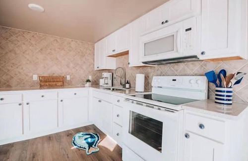 Dandridge House | Douglas Lake -LakeFRONT home w/Dock