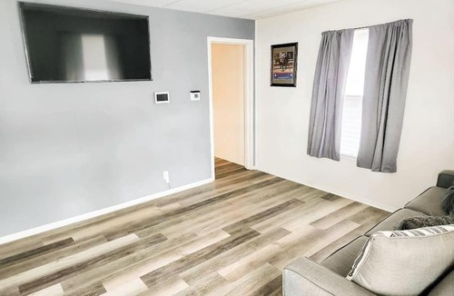 Wyandotte House | Down and Derby- Walk to Churchill Downs!