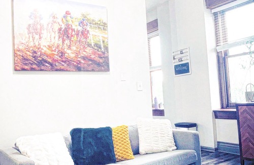 Phoenix Hill Apartment | Downtown 2 bdr historic apartment w/cinema room in Nulu